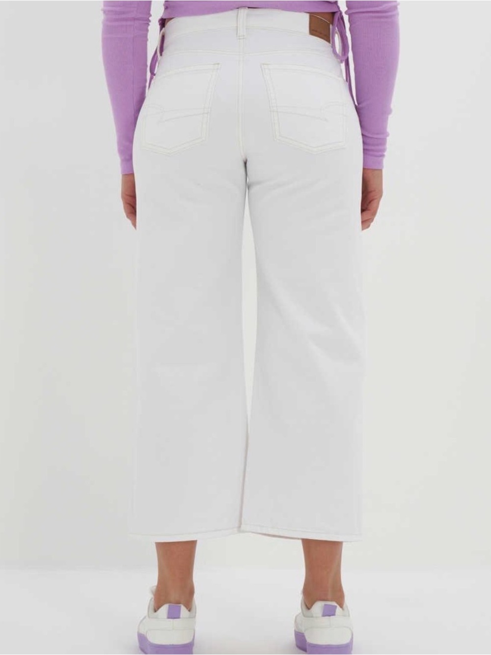 NWT American Eagle SUPER HIGH-RISE
BAGGY WIDE LEG
ANKLE
4
27W
LONG